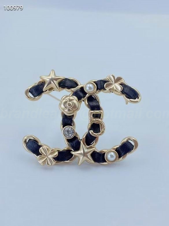 Chanel Brooch 353